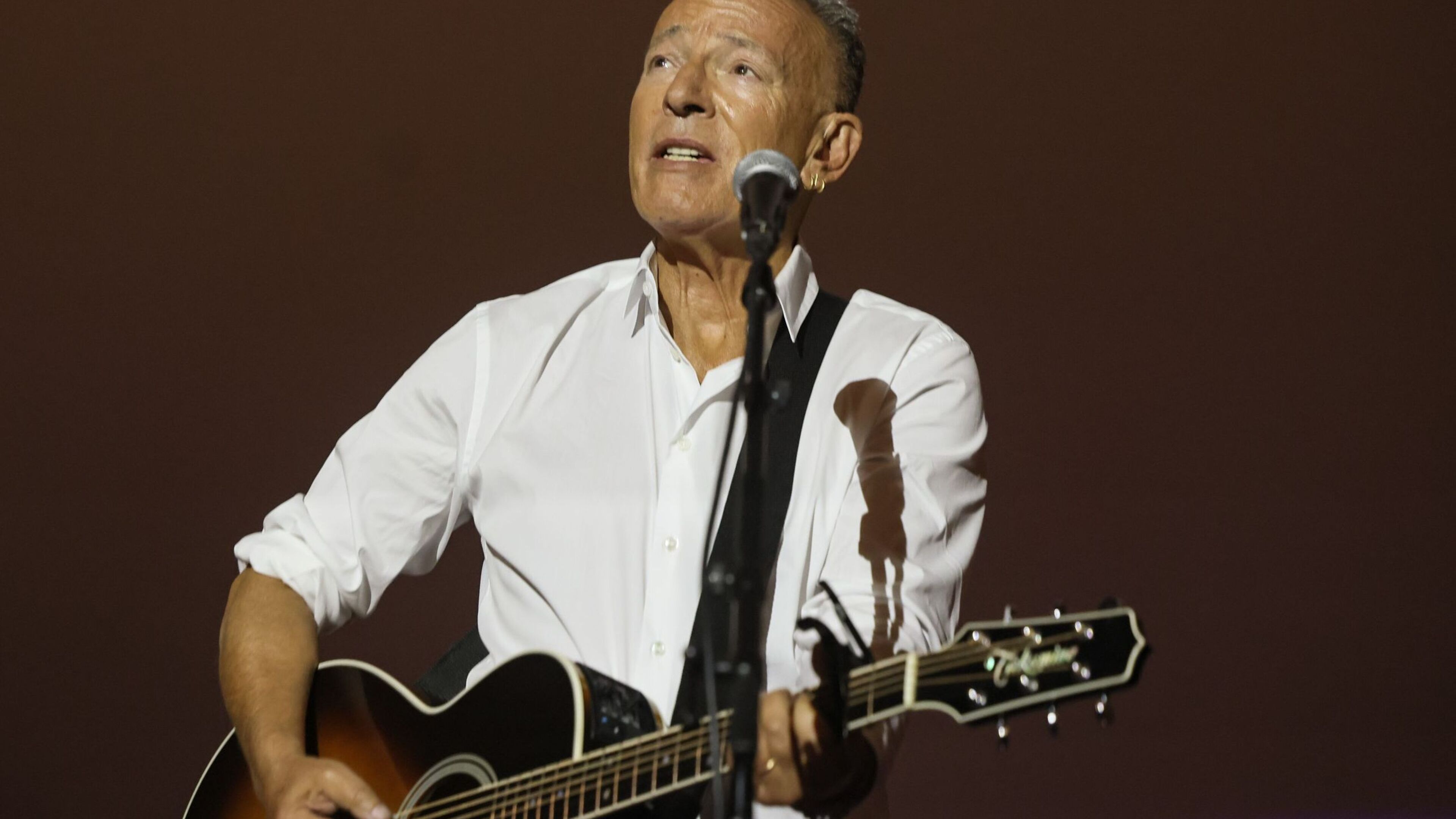 Bruce Springsteen apologises to Bono for refusing use of song for charity ad